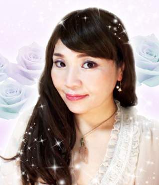 彩芽(あやめ)先生